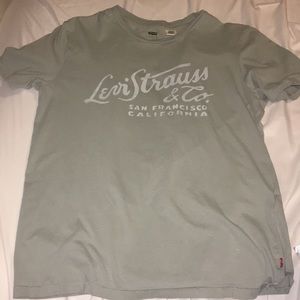 Levis graphic tee UNISEX